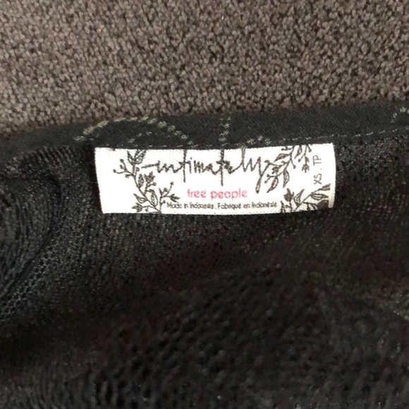 Intimately Free People Blk Lace Trimmed Long Tank - Picture 9 of 9